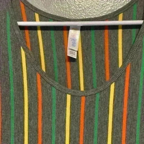 ❤️ LuLaRoe Striped Short Sleeve New Without Tags Very Soft - Picture 3 of 4